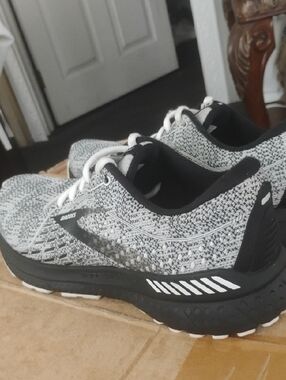 Brooks Adrenaline 21